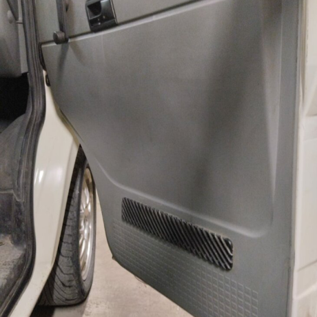 Подиумы Volkswagen Transporter/Caravelle (одинарное пассажирское сидение, под динамик 16см) купить недорого с доставкой в Чита
